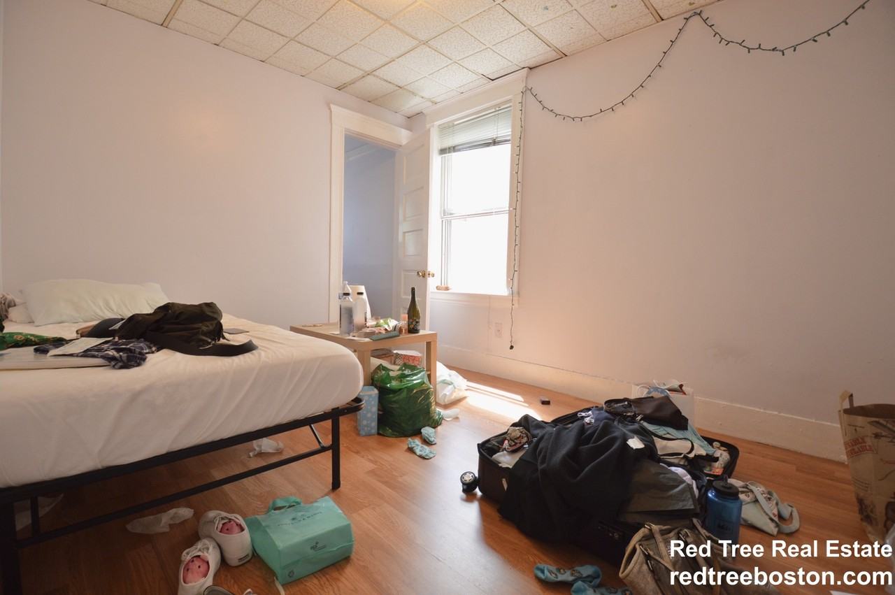63 Easton St #1 - Photo 6 of 12