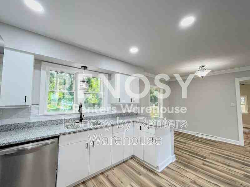 5 Paddock Dr - Photo 6 of 37