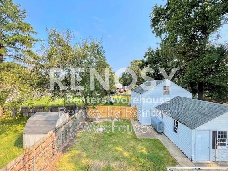 1084 Norview Ave - Photo 4 of 24