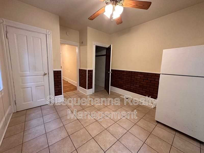 342 N Mulberry St #1 - Photo 3 of 11