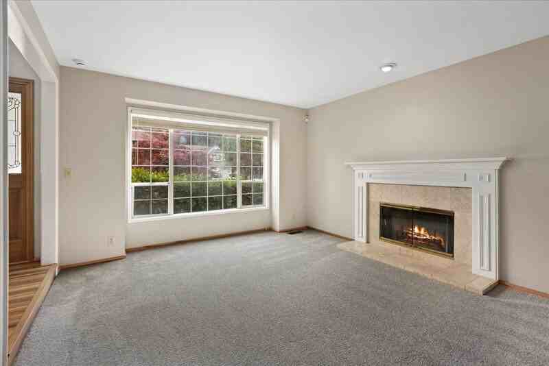 12706 52nd Pl W - Photo 3 of 36
