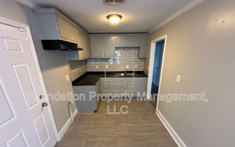 4392 Ryan St - Photo 3 of 13
