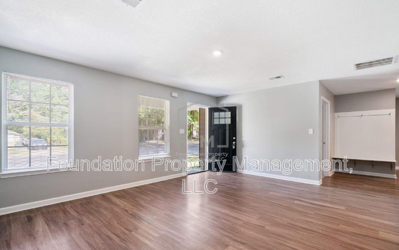 4069 New Willow Rd - Photo 3 of 13