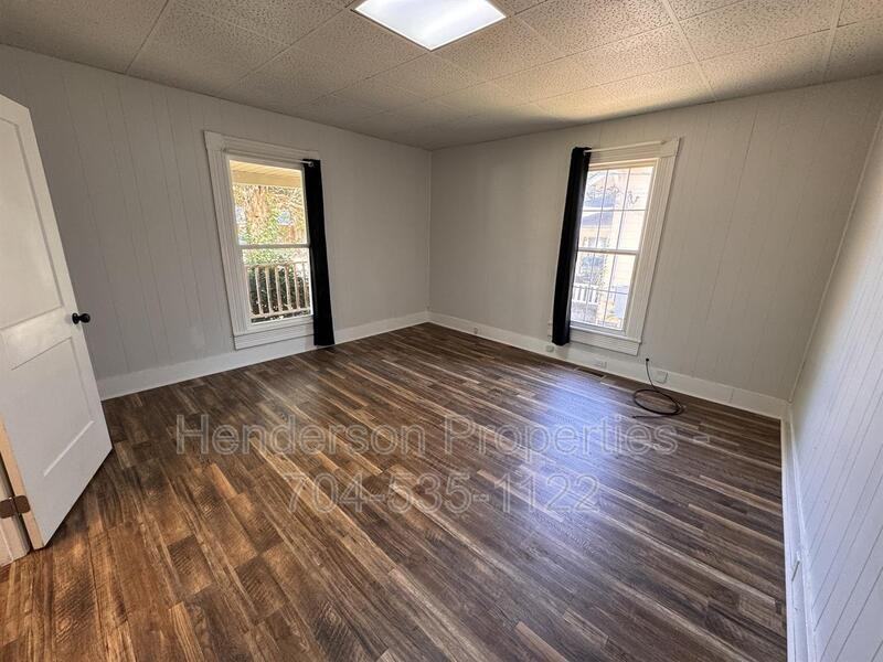 1022 5th St - Photo 2 of 12