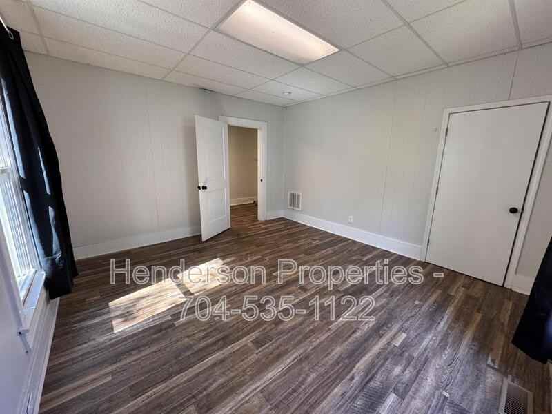 1022 5th St - Photo 4 of 12