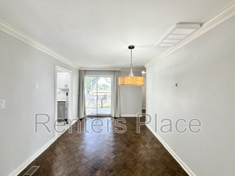 5329 E 17th St - Photo 4 of 13
