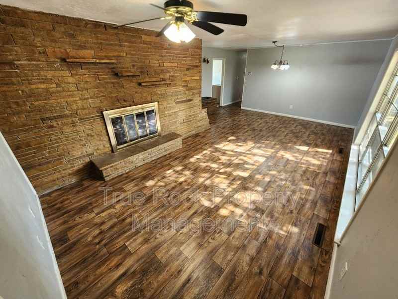 719 Saint Joseph Dr - Photo 4 of 18