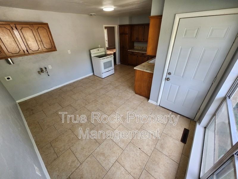 719 Saint Joseph Dr - Photo 6 of 18