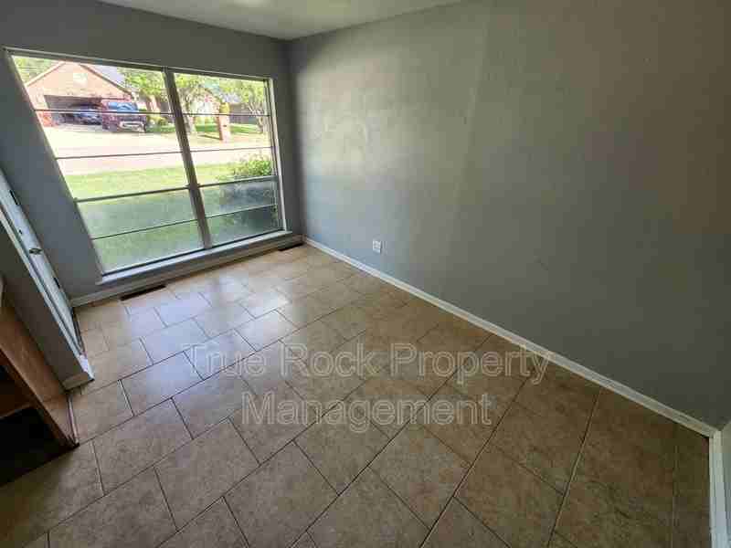 719 Saint Joseph Dr - Photo 7 of 18