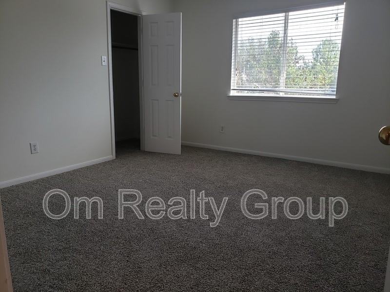 6655 Stonefort Ct - Photo 6 of 18