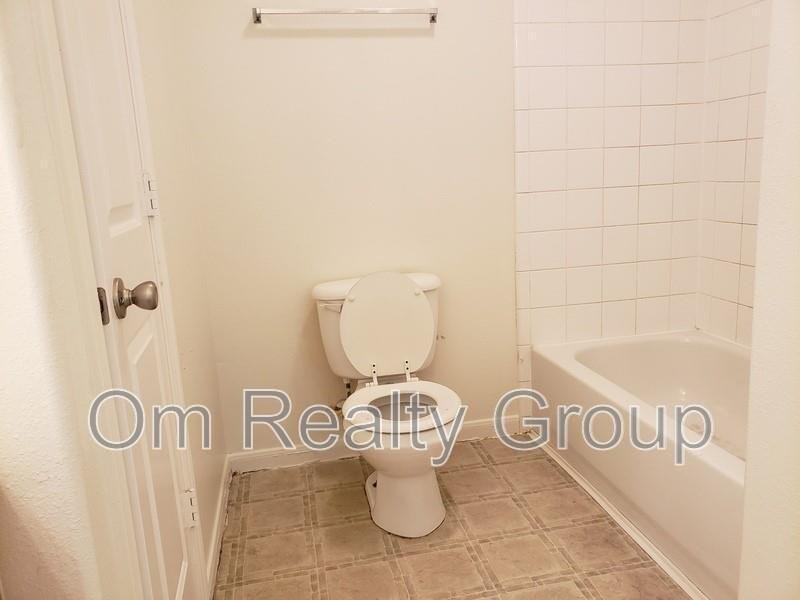 6655 Stonefort Ct - Photo 7 of 18