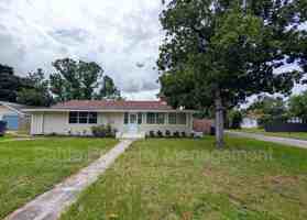 featured image of 6805 N Navin Ave