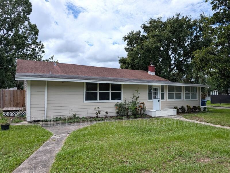 6805 N Navin Ave - Photo 3 of 21