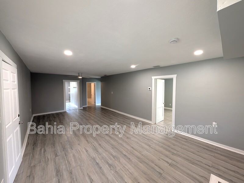 6805 N Navin Ave - Photo 5 of 21