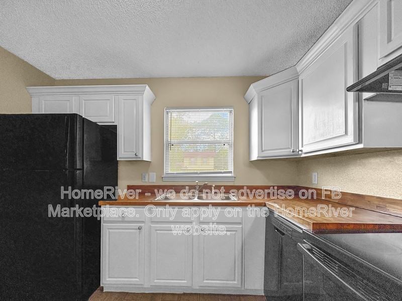 2747 Hidden Village Dr - Photo 4 of 28