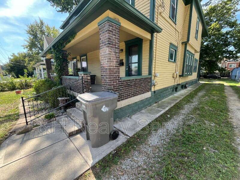 2632 S East St - Photo 4 of 28