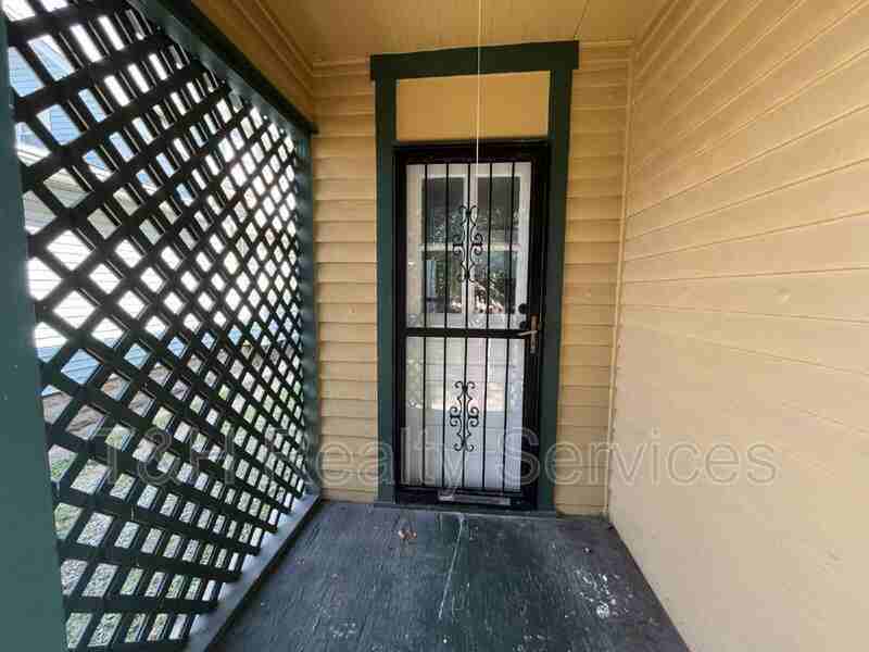 2632 S East St - Photo 5 of 28