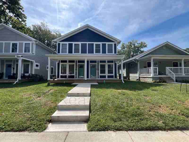 623 W 39th St - Photo 4 of 20