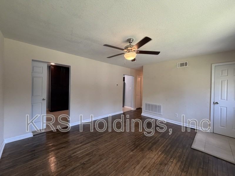 3944 Port Rd - Photo 3 of 14
