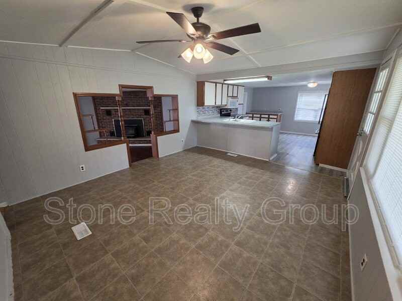 4538 S Frye St - Photo 2 of 13