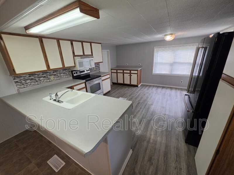 4538 S Frye St - Photo 3 of 13