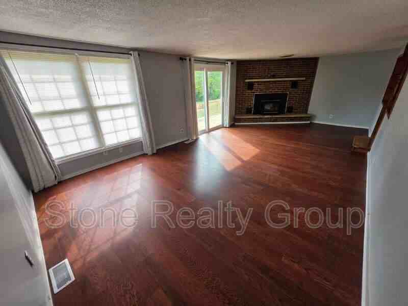 4538 S Frye St - Photo 5 of 13