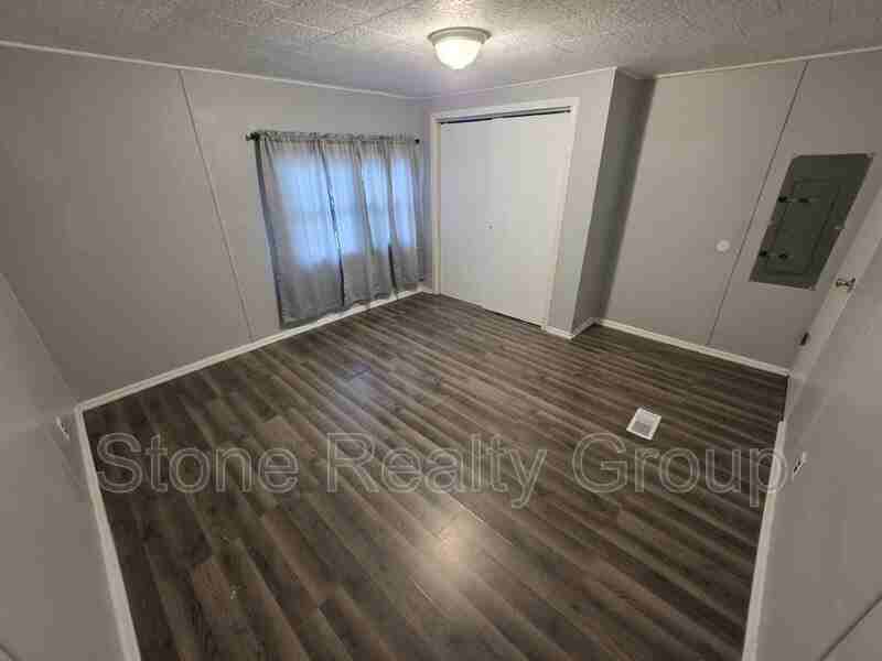 4538 S Frye St - Photo 7 of 13