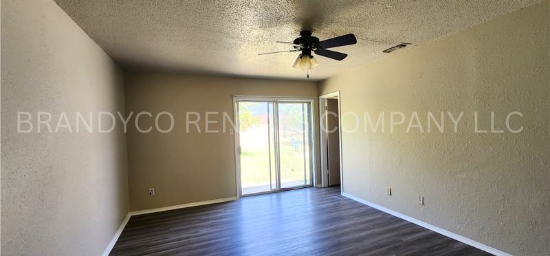 1208 Circletree Loop - Photo 5 of 8