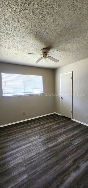 1208 Circletree Loop - Photo 6 of 8