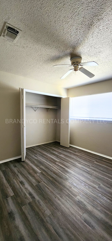 1208 Circletree Loop - Photo 7 of 8