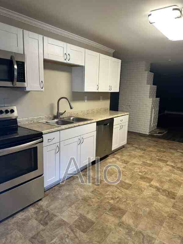 25 Martindale Dr - Photo 2 of 12