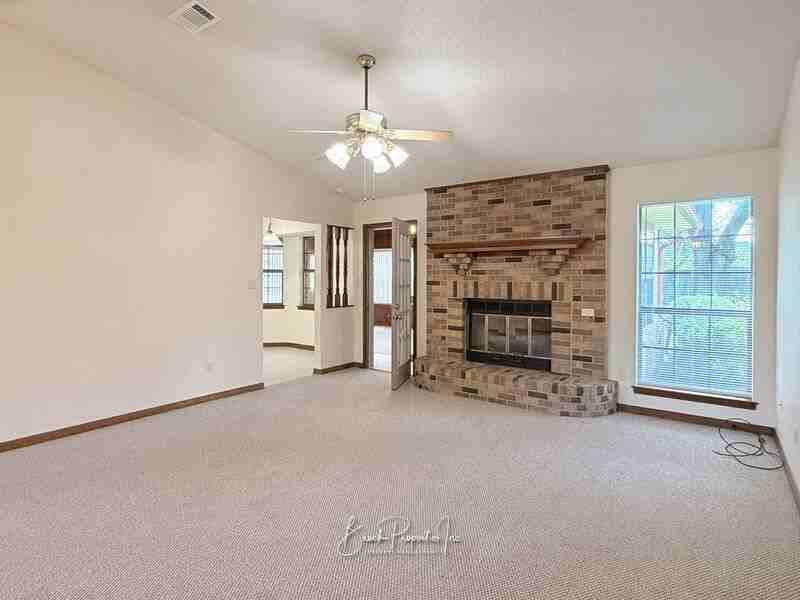 325 S 73rd Ave - Photo 7 of 36