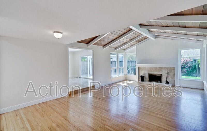 3426 Woodstock Ln - Photo 4 of 43