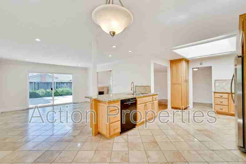 3426 Woodstock Ln - Photo 7 of 43