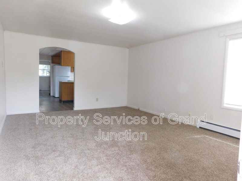 520 1/2Road - Photo 2 of 14