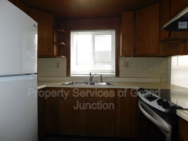 520 1/2Road - Photo 5 of 14