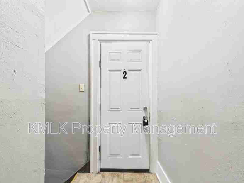 956 Grant Ave - Photo 2 of 12