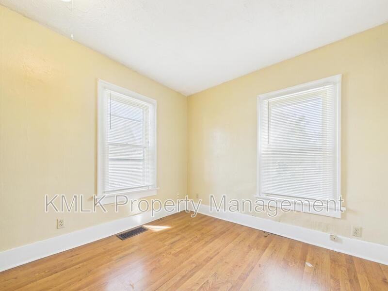 956 Grant Ave - Photo 6 of 12