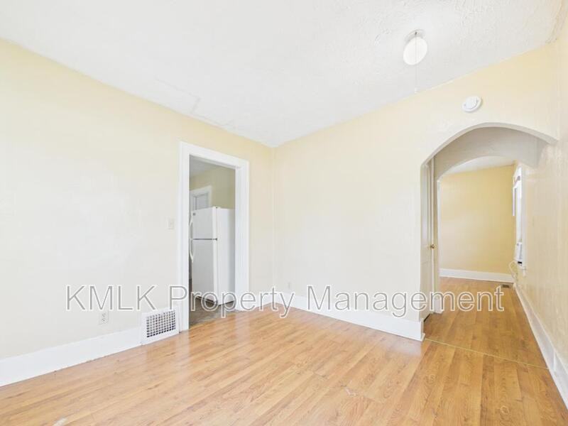 956 Grant Ave - Photo 7 of 12