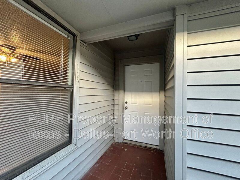 4607 Menzer Rd - Photo 4 of 34