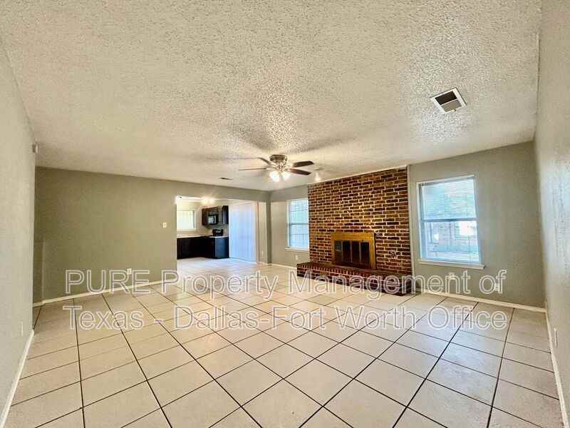4607 Menzer Rd - Photo 7 of 34