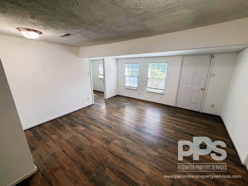 5544 Lakeside Dr - Photo 7 of 15