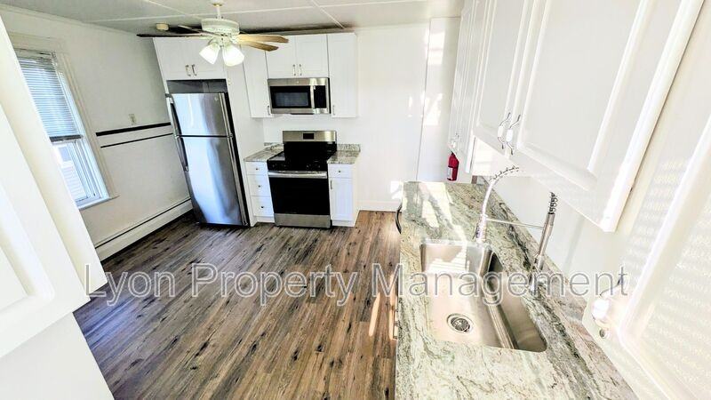1419 Main St #1419 - Photo 4 of 19