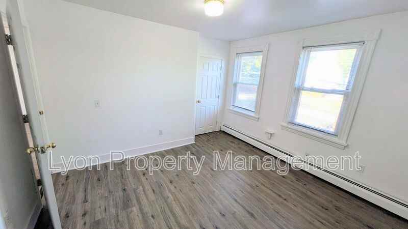 1419 Main St #1419 - Photo 5 of 19