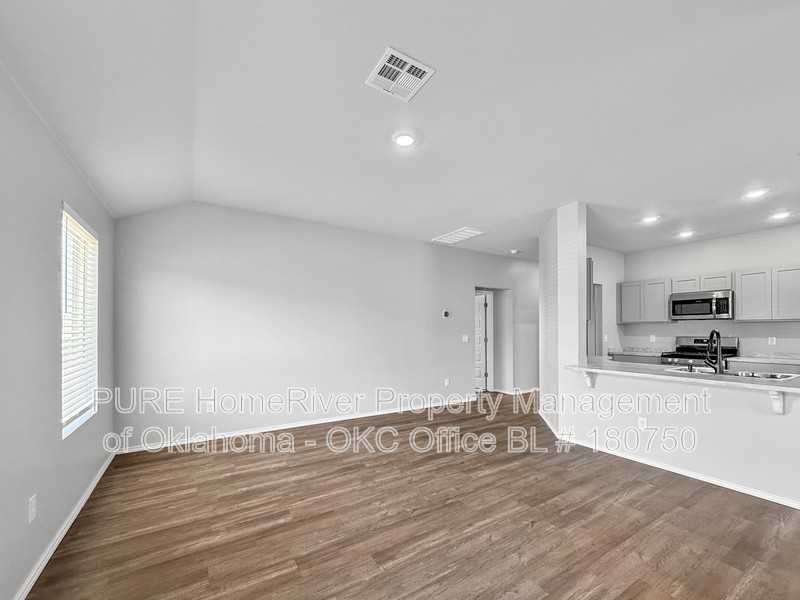 2014 Taylor St - Photo 7 of 24