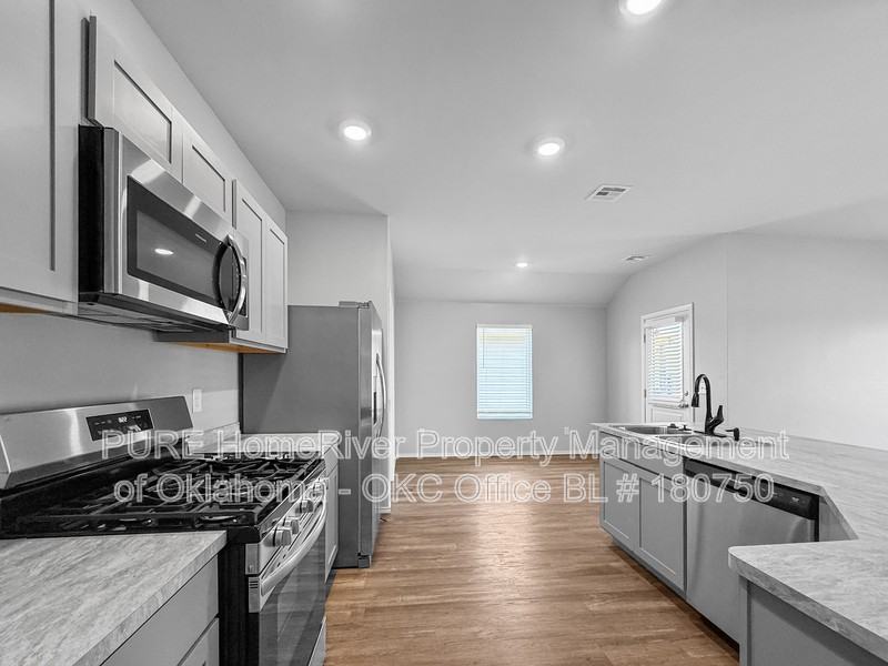 2014 Taylor St - Photo 6 of 24
