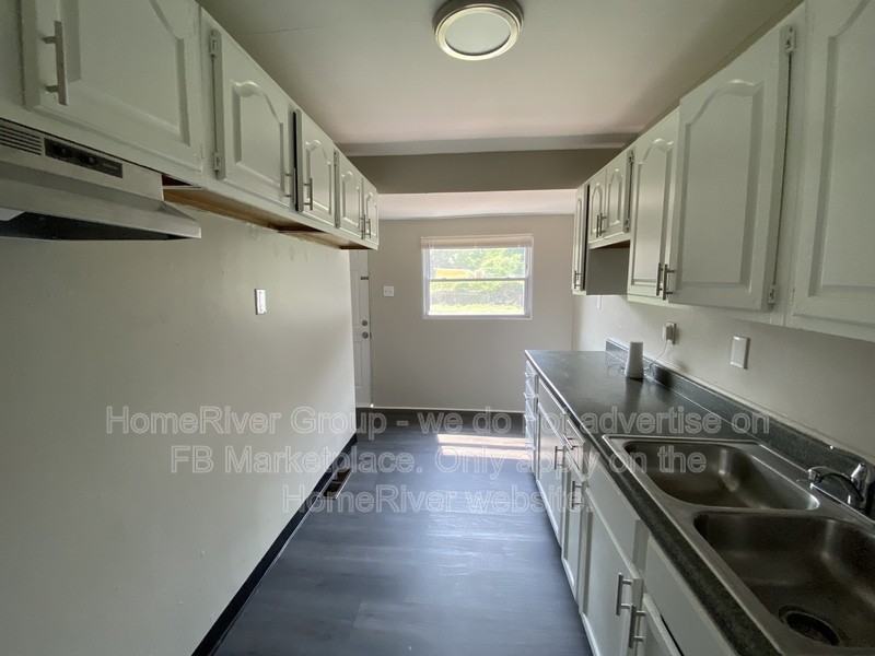 10648 Spring Garden Dr - Photo 4 of 16
