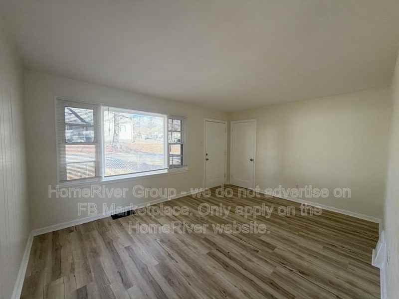 202 Manning Ave - Photo 3 of 14