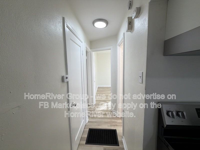 202 Manning Ave - Photo 5 of 14