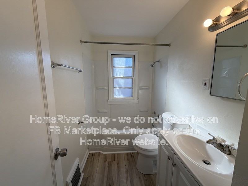 202 Manning Ave - Photo 6 of 14
